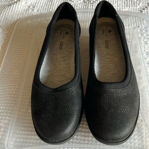 Clark’s cloud steepers black ballerina style flats. Size 7. New without tags.